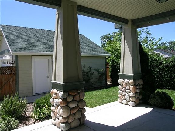 Side Porch to Garage