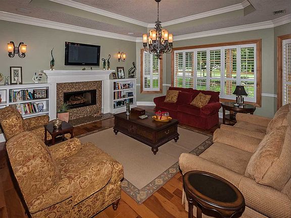4th image of 801 Kalli Creek Ln