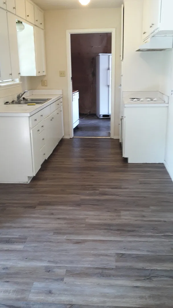 3 bdrm 2 bath house in quiet neighborhood — Photo 2