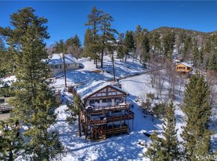 1119 Ridge Rd, Fawnskin, CA 92333