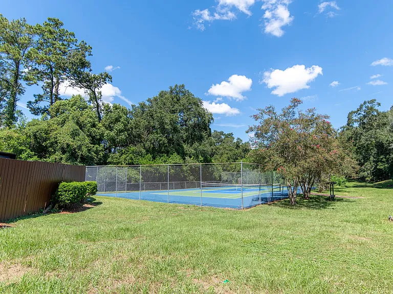2186 Timberwood Cir N — Photo 24