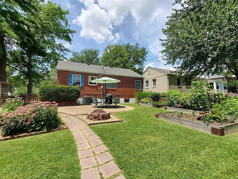 670 Selma Ave — Photo 4