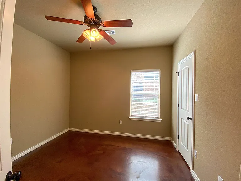3037 Stallion Dr — Photo 9