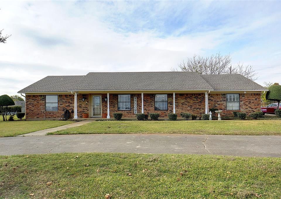 1st image of 3121 Westgate Dr