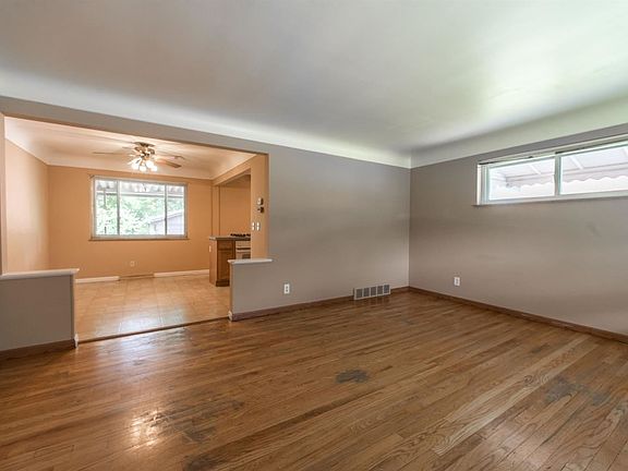2nd image of 1115 Tassie Ln