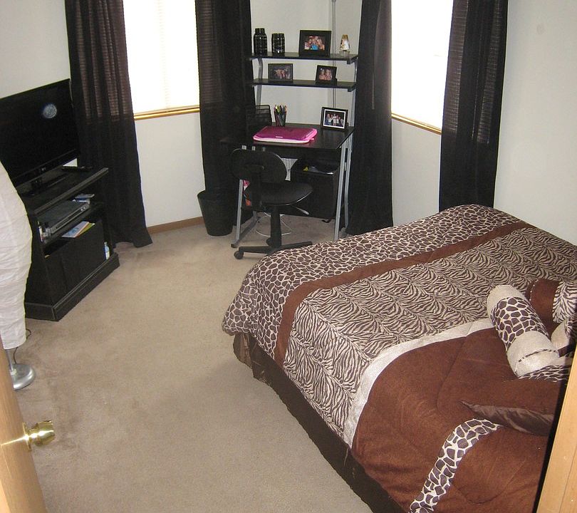 1st image of 3377 N Oakland Ave #1