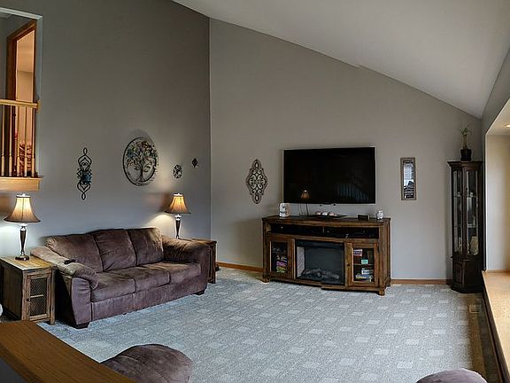 5th image of 2000 Willow Brook Dr