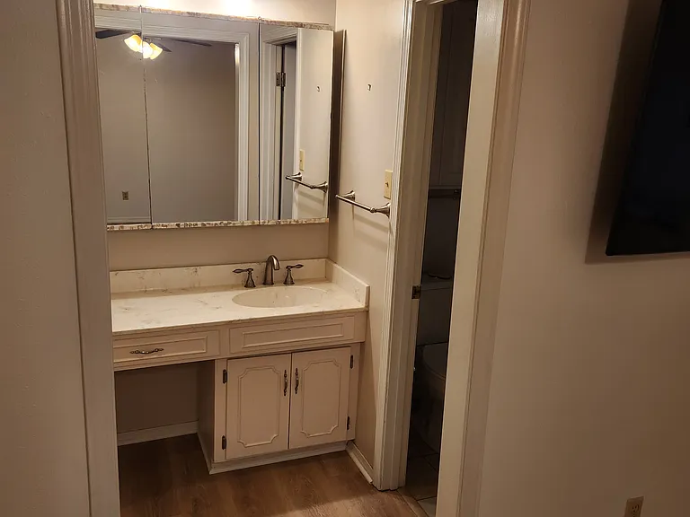 124 Napoleon Dr — Photo 8