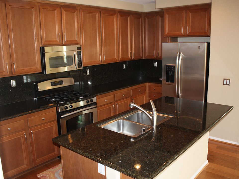 1st image of 725 Kellogg St