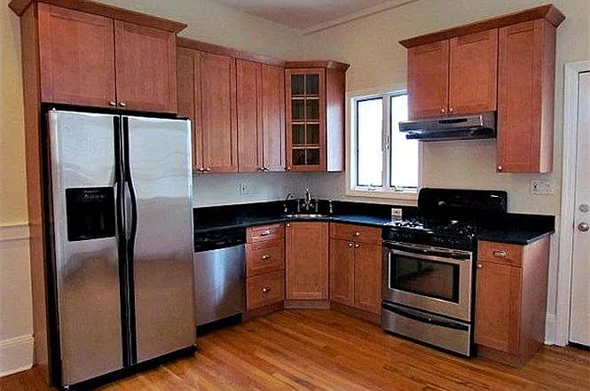 Kitchen with dishwasher/disposal, gas stove