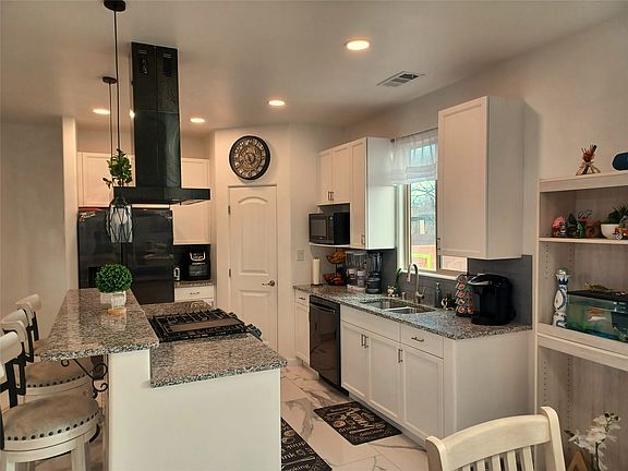 3rd image of 3936 Jaxson Ln