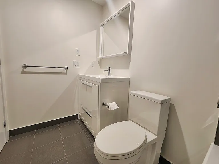 212 King William St #723 — Photo 12
