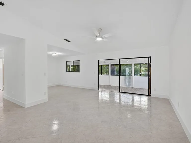 29 Fawlkland Cir — Photo 5