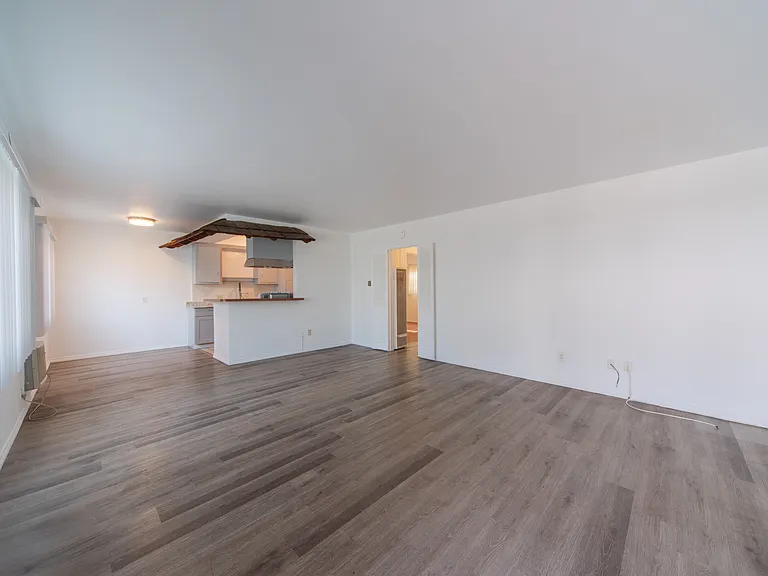 1303 Lyndon St — Photo 5