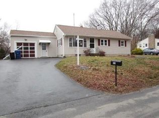 55 Pequot Trl, East Greenwich, RI 02818