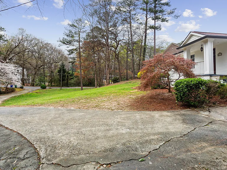 2849 Ashford Rd — Photo 25
