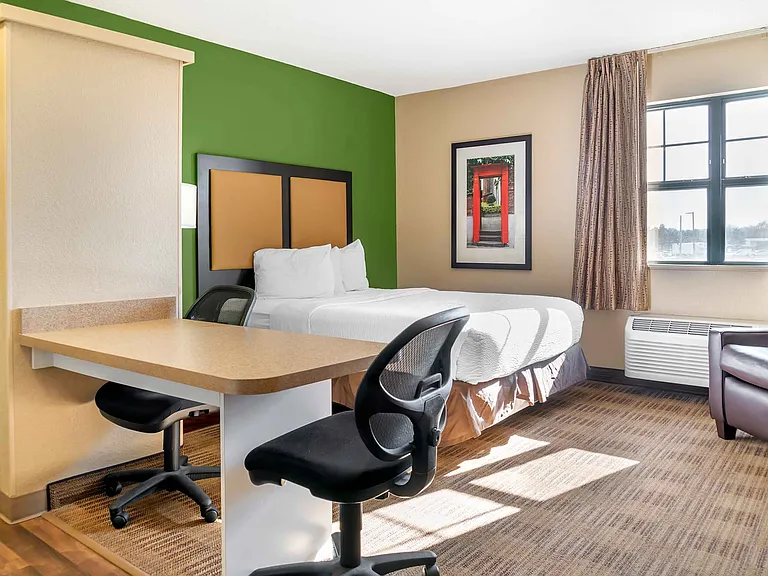 Studio Suite - 1 Queen Bed