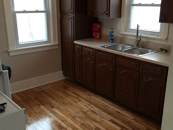 3rd image of 1109 Frank Ave