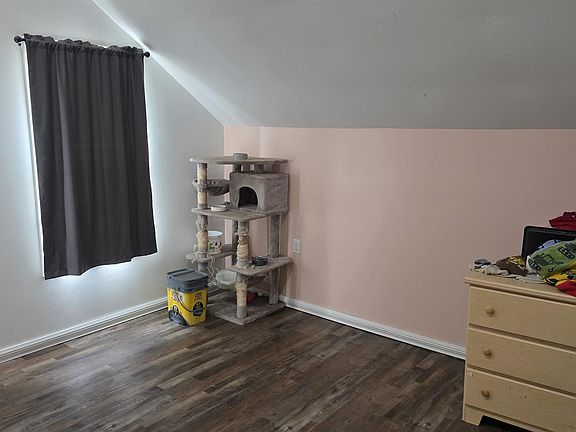 5th image of 213 W Congress St