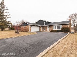 3804 Central Rd, Rolling Meadows, IL 60008