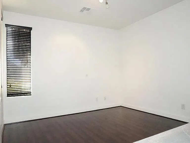 1354 Sabatina St — Photo 7