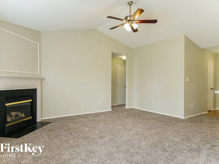 6220 Saybrooke Dr — Photo 3