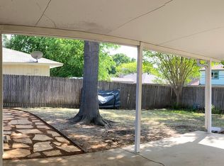 1926 Maxwell Dr, Lewisville, TX 75077