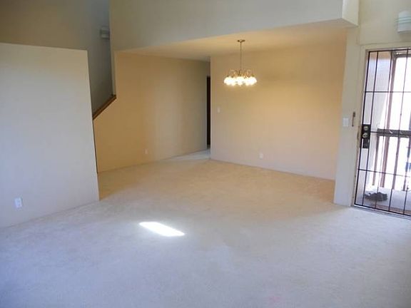 Living Rm to Dining Rm