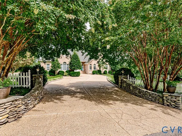 12106 Sloan Dr, Chester, VA 23836