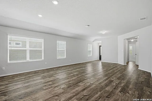 4 bed, 2.0 bath, 1703 sqft, $1,775 — Photo 2