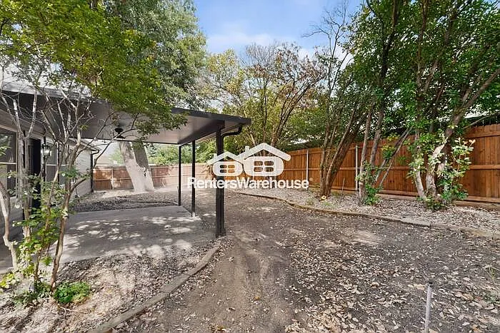 1408 Seely St — Photo 9