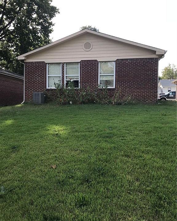 2nd image of 3016 S Lyons Ave