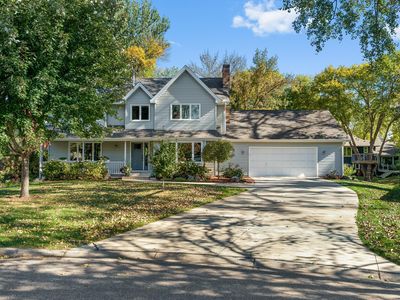 2501 Wellington Cir, Wayzata, MN, 55391