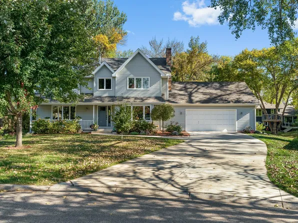 2501 Wellington Cir, Wayzata, MN 55391