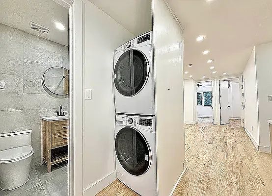 2nd image of 974 Dekalb Ave #2