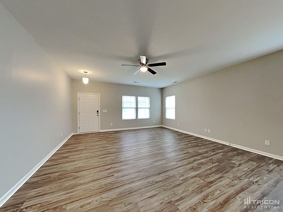3rd image of 152 Jobe Dr