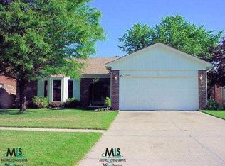 15435 Winterpark Dr, Macomb, MI