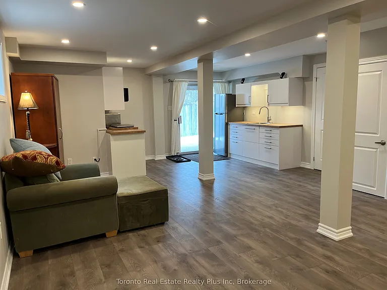 21 Nicholson Dr — Photo 4