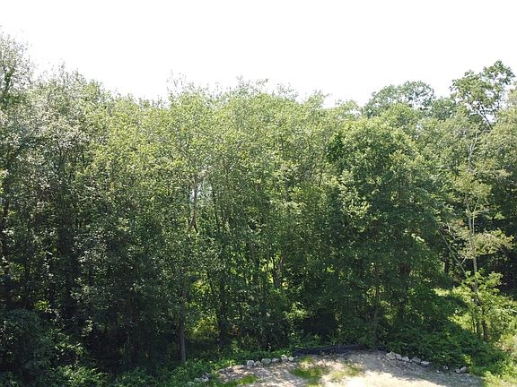 4th image of 84 Upper Gore Rd