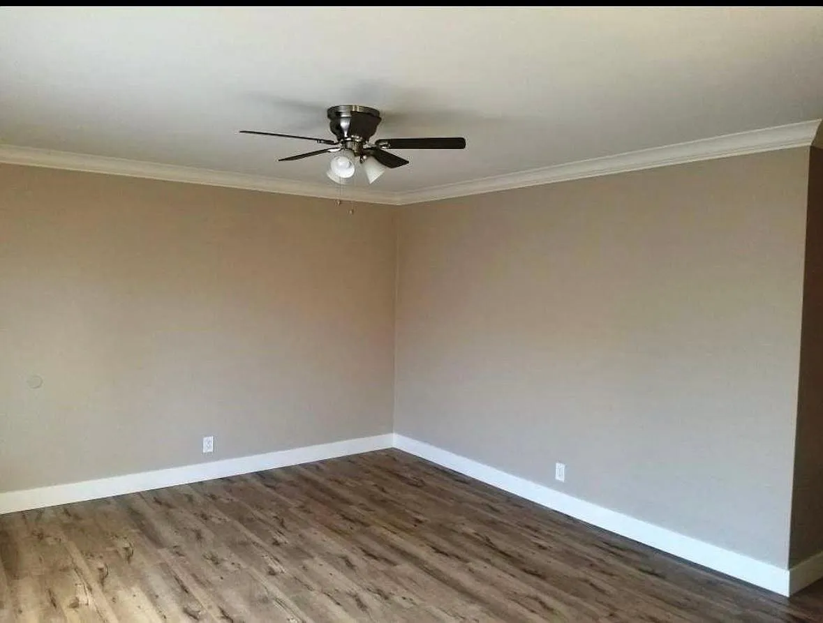 2 bed, 850 sqft, $2,300 — Photo 4