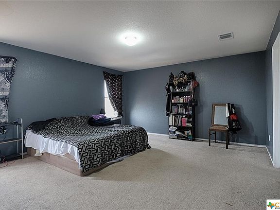 5th image of 318 Brown St