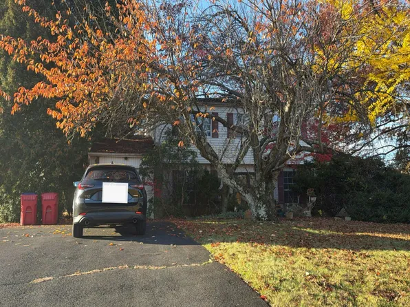 770 Parmentier Rd, Warminster, PA 18974