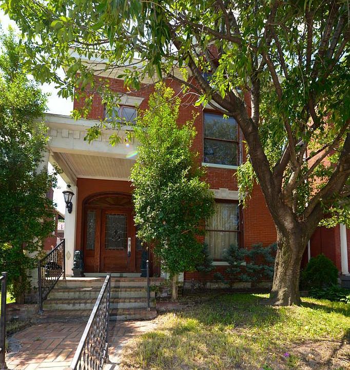 1st image of 122 E Saint Catherine St