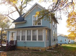 227 S Locust St, Momence, IL 60954
