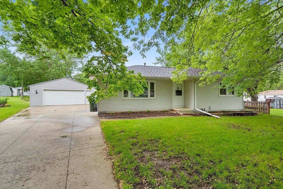 1214 Julian Ave, Waterloo, IA 50701 Zillow