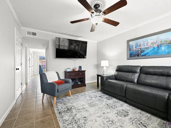 10294 W Winston Ave APT 11, Baton Rouge, LA 70809