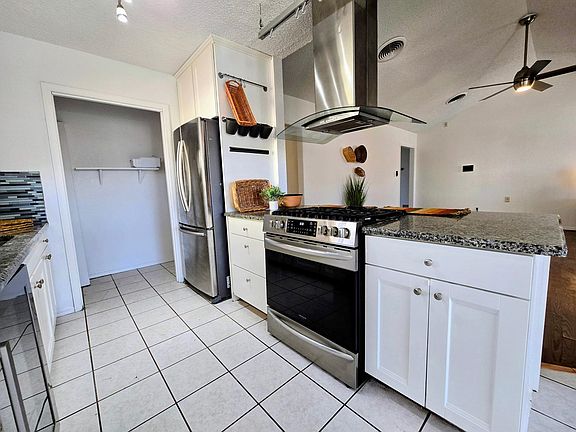 5th image of 2344 Camino Del Rey