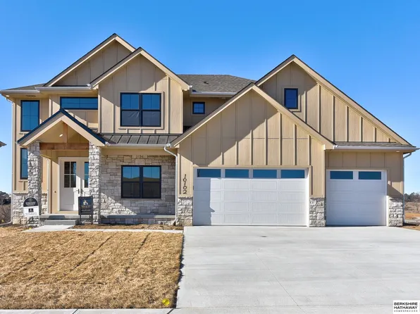 10102 S 118th St, Papillion, NE 68046