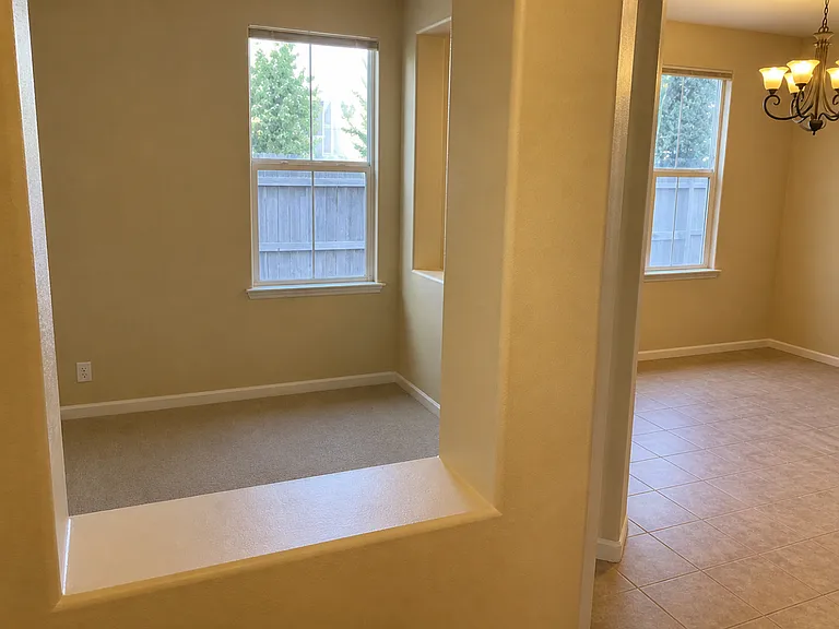 6017 Ventura Way — Photo 4
