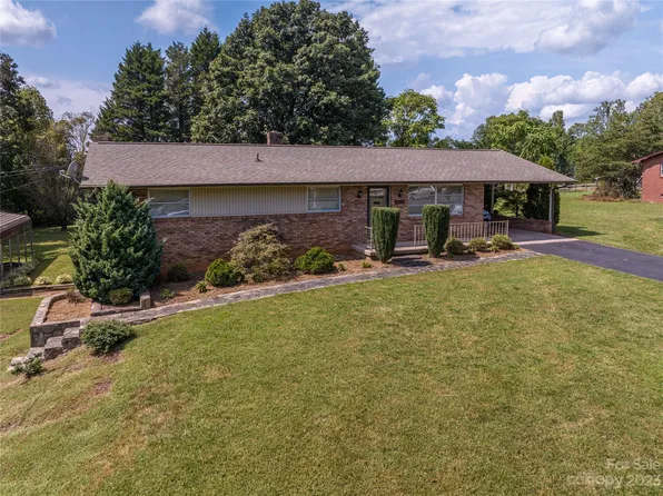 2805 27th St NE, Hickory, NC 28601